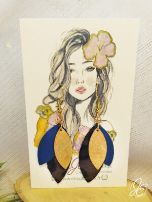 Boucles d’oreilles Danse de Pétales en cuir recyclé, couleur bleu-leopard