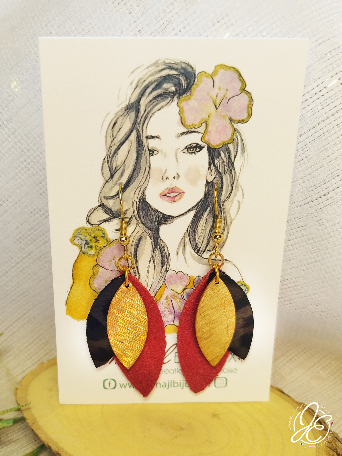 Boucles d’oreilles Danse de Pétales en cuir recyclé, couleur bordeaux-leopard