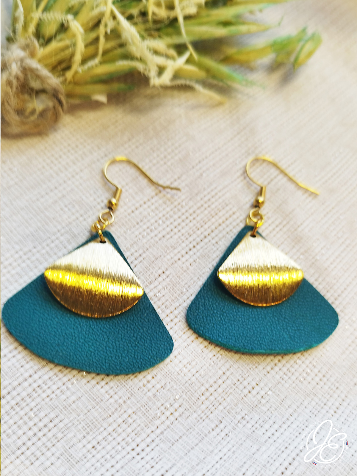 Boucles d’oreilles éventail d'été en cuir recyclé, couleur vert