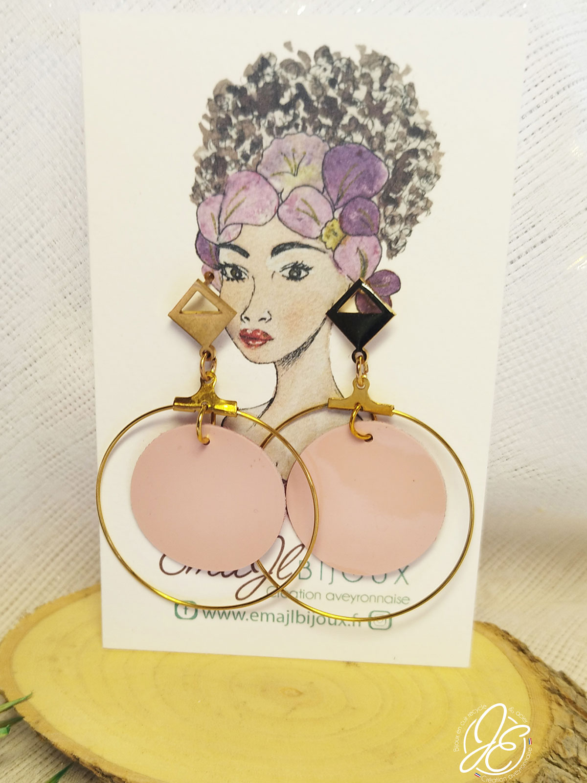 Boucles d’oreilles créoles d'éclipse en cuir recyclé, couleur rose vernis