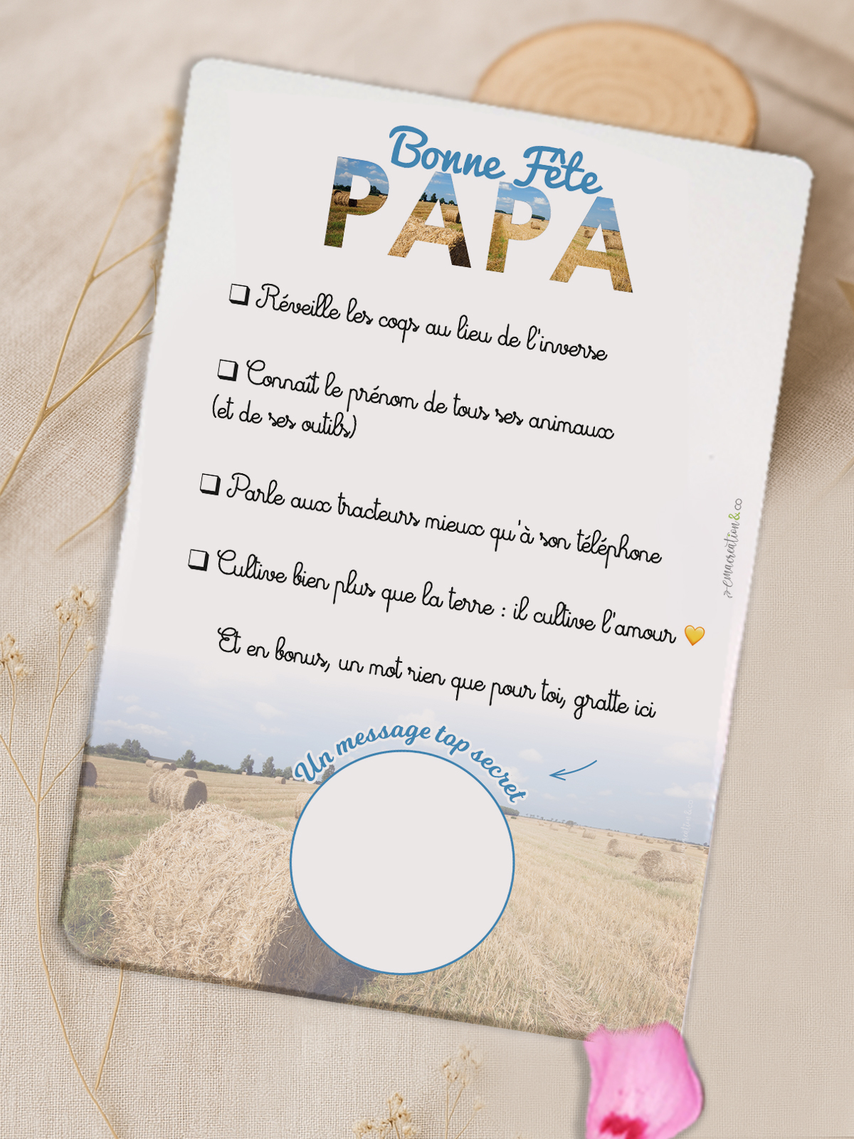 Carte à gratter “Bonne Fête Papa” avec pastille dorée et fond champêtre