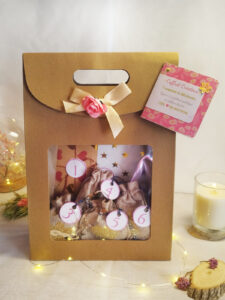 Coffret cadeau artisanal EmaJl Bijoux avec bijoux et papeterie poétique