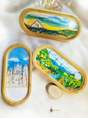 Plateau en bambou illustré d’un paysage d’Aveyron à l’aquarelle, Rodez, Millau, Aubrac