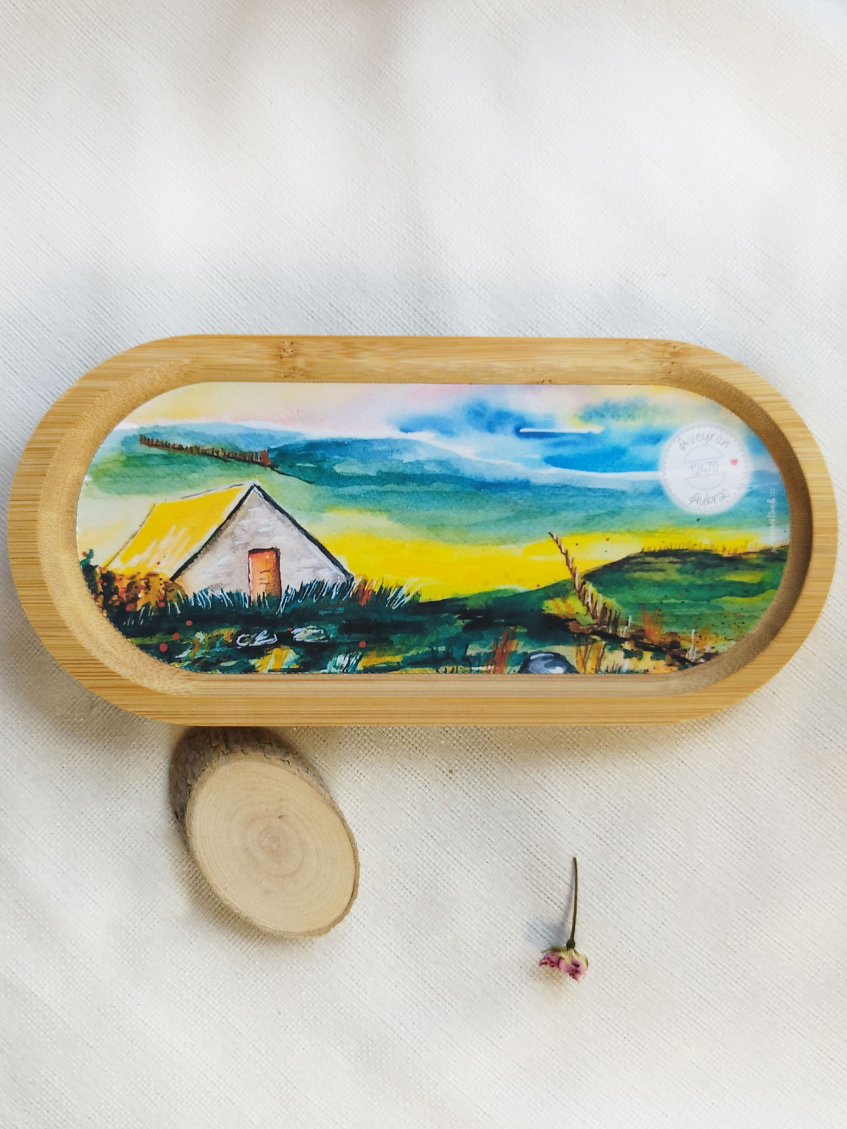 Plateau en bambou illustré d’un paysage d’Aveyron à l’aquarelle, Aubrac